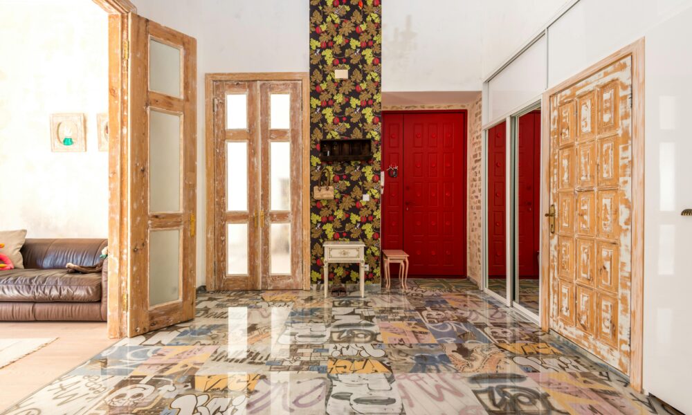Bold and Beautiful: The Best Wallpaper Designs for Your Living Room